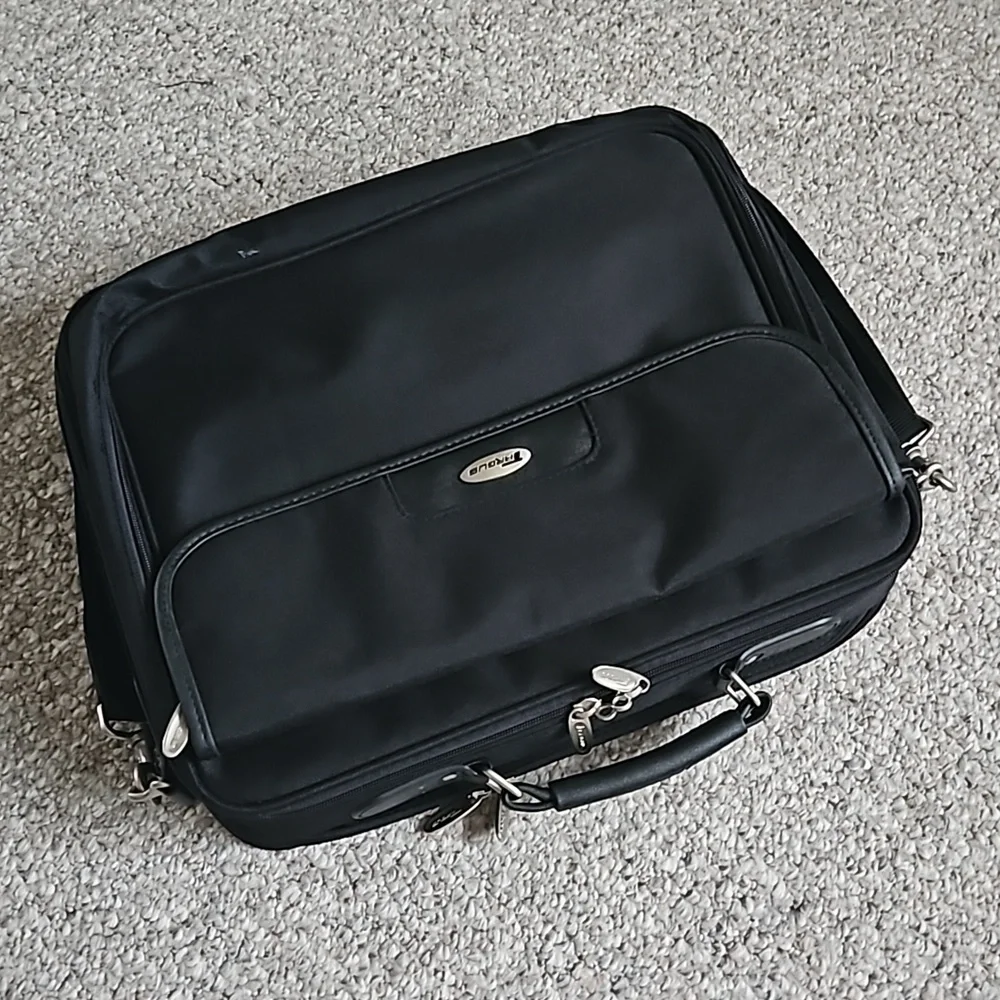 Targus Brief Case Lap Top Bag.